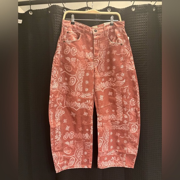 Free People We The Free Good Luck Printed Barrel Jean Size 28 Rust Combo NWT - Picture 6 of 7